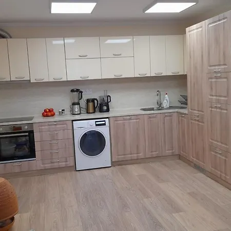 Lägenhet Luxury 4-room In 