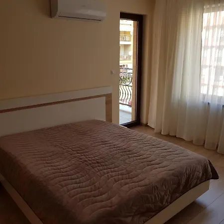 Lägenhet Luxury 4-room In 