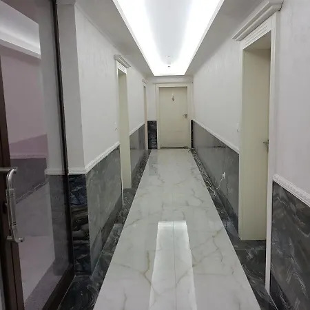Valencia Gardens: Luxury Beachfront Apartment